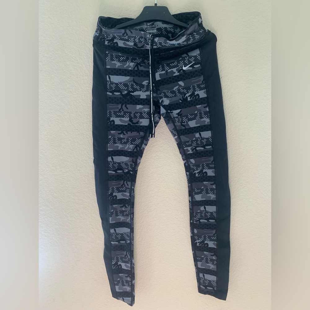 Nike camouflage leggings
